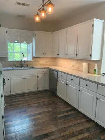 $3,200 | 9010 Carousel Lane, Houston, TX 77080