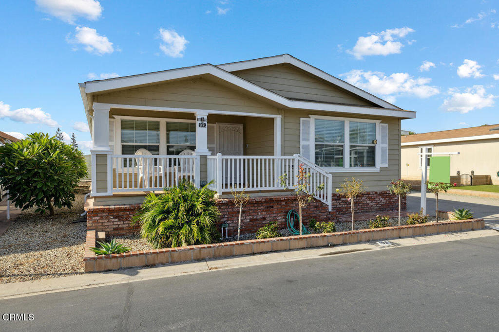139 Dickens Circle, Unit 139 Ventura, CA 93003 - Photo 2 of 45 040_cjp_0476_409