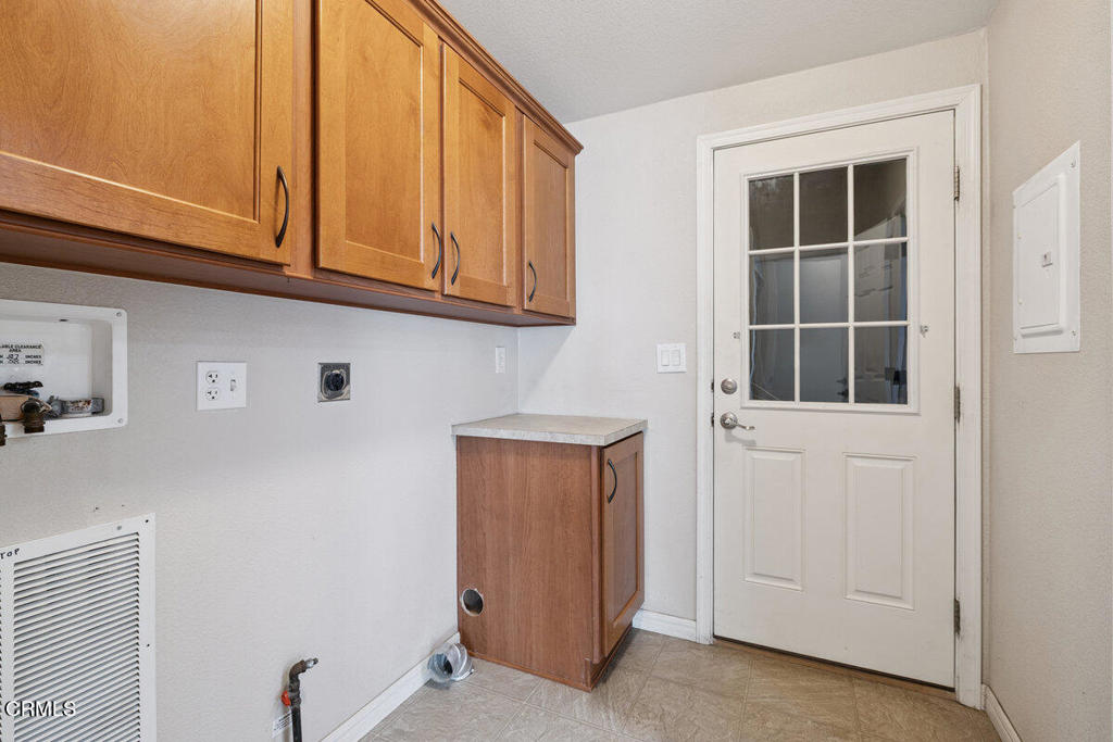 139 Dickens Circle, Unit 139 Ventura, CA 93003 - Photo 25 of 45 032_cjp_0431_942