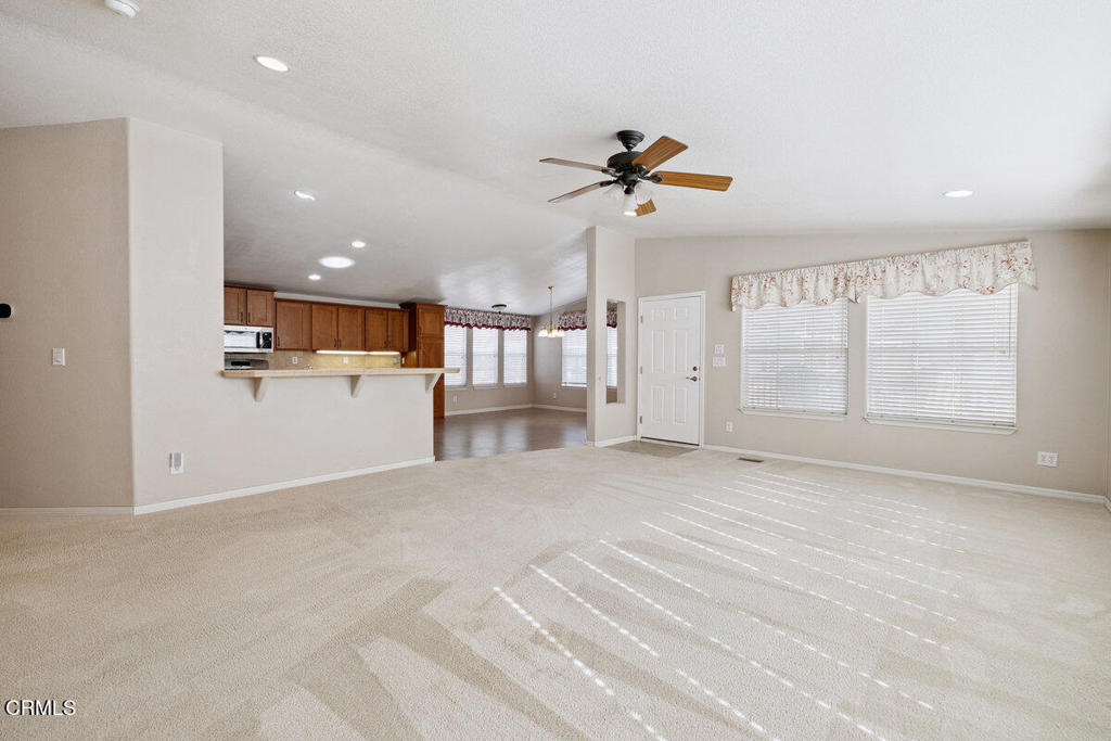 139 Dickens Circle, Unit 139 Ventura, CA 93003 - Photo 10 of 45 020_cjp_0381_424