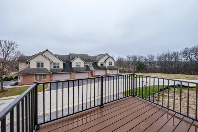$474,900 | 165 Aerie Circle, Unit 105, Brookfield, WI 53045