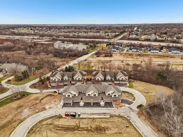 $474,900 | 165 Aerie Circle, Unit 105, Brookfield, WI 53045