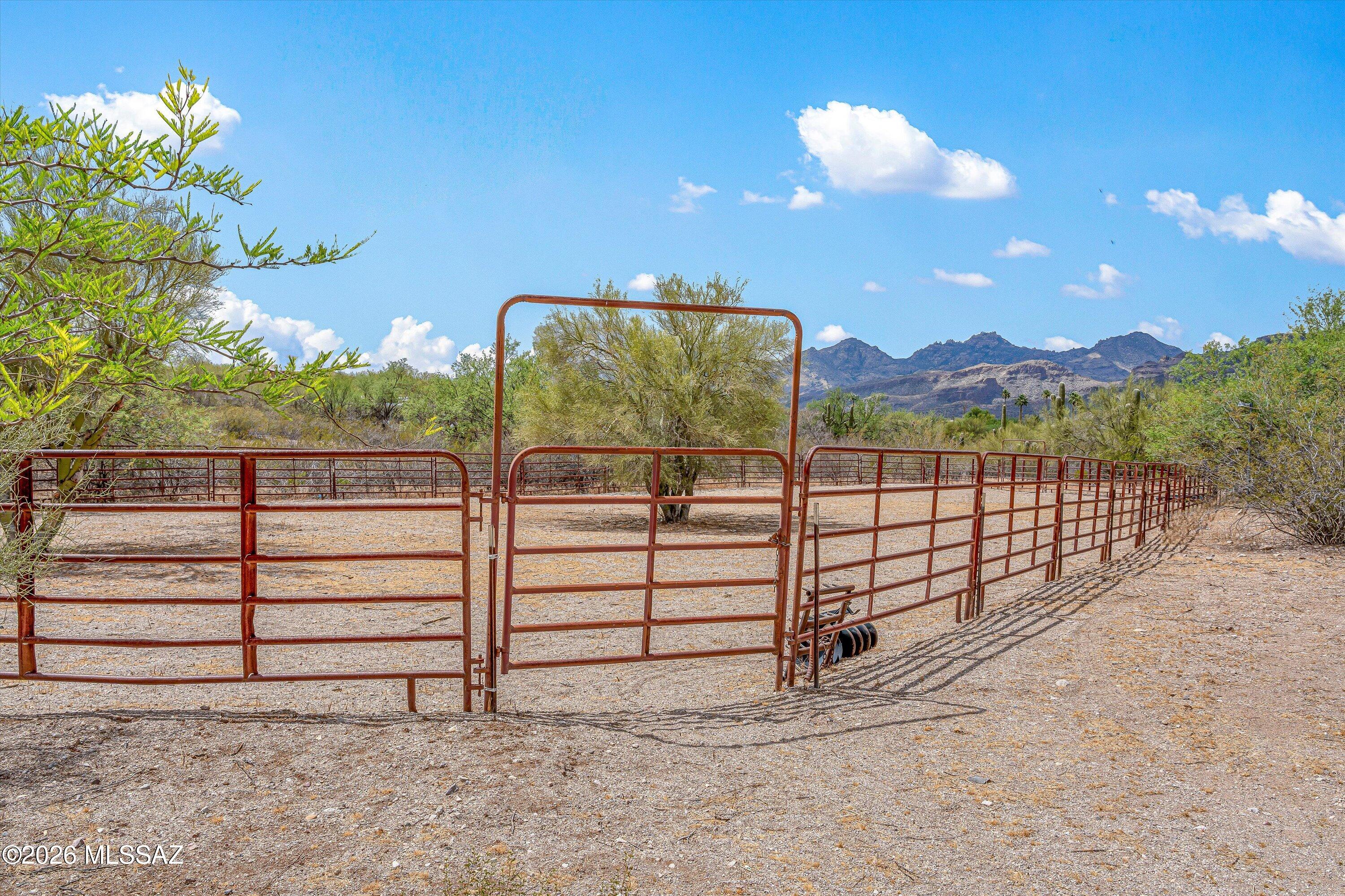 10961 East Roger Road Tucson, AZ 85749 - Photo 12 of 45 Arena access with additional gates for access