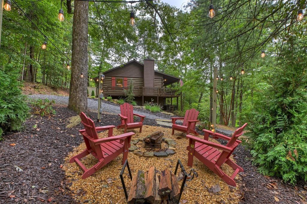 392 Cascade Lane Blue Ridge, GA 30513 - Photo 2 of 36 Gallery Image 2