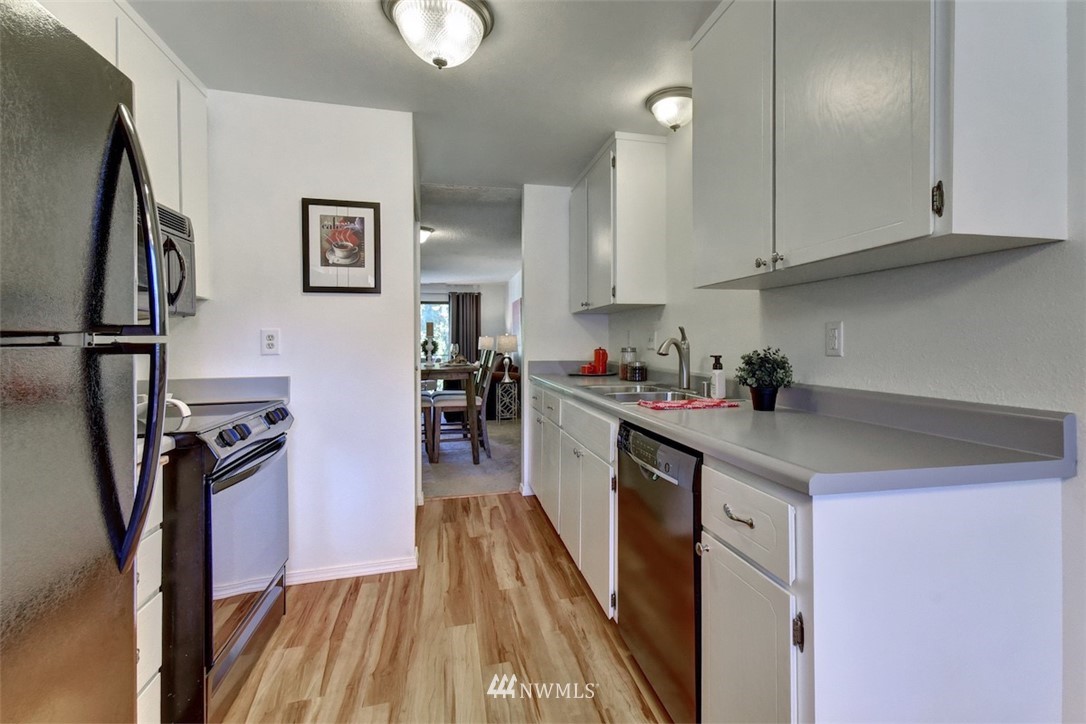 21529 4th Avenue West, Unit C32 Bothell, WA 98021 - Photo 5 of 24