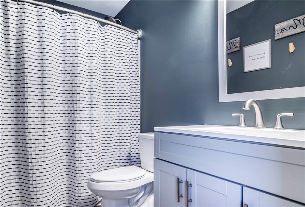 236 Randy Lane Coraopolis, PA 15108 - Photo 12 of 25 Gallery Image 12