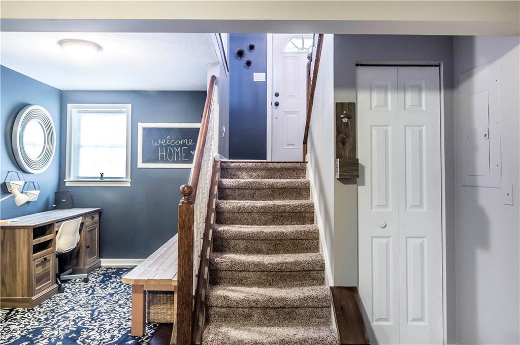 236 Randy Lane Coraopolis, PA 15108 - Photo 19 of 25 Gallery Image 19
