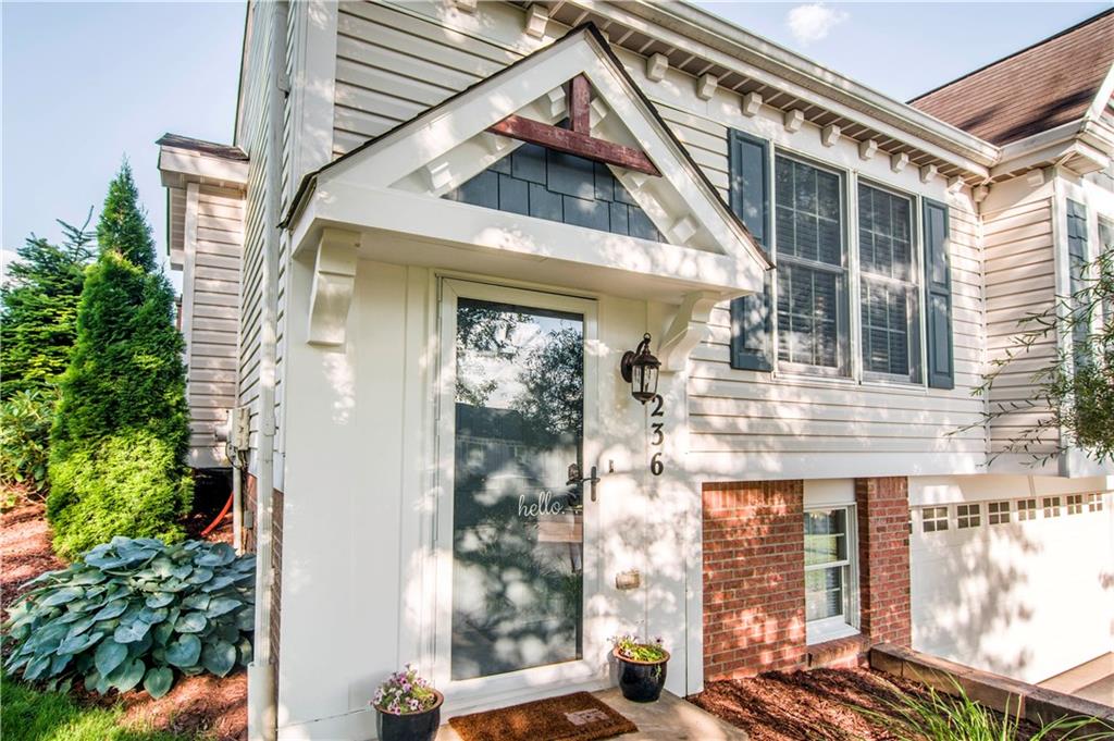 236 Randy Lane Coraopolis, PA 15108 - Photo 2 of 25 Gallery Image 2
