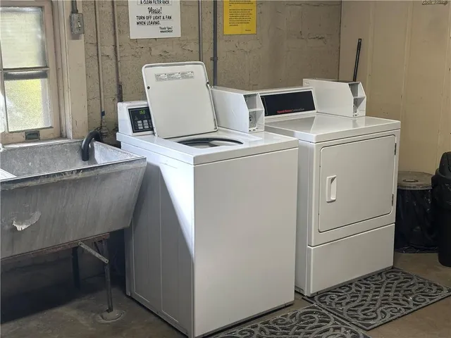 $1,800 | 5404 St Charles Avenue, Unit C, New Orleans, LA 70115