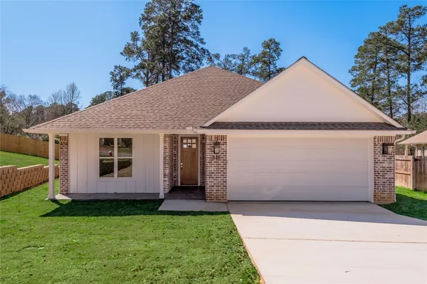 $389,000 | 825 Village Gate Circle, Nacogdoches, TX 75961