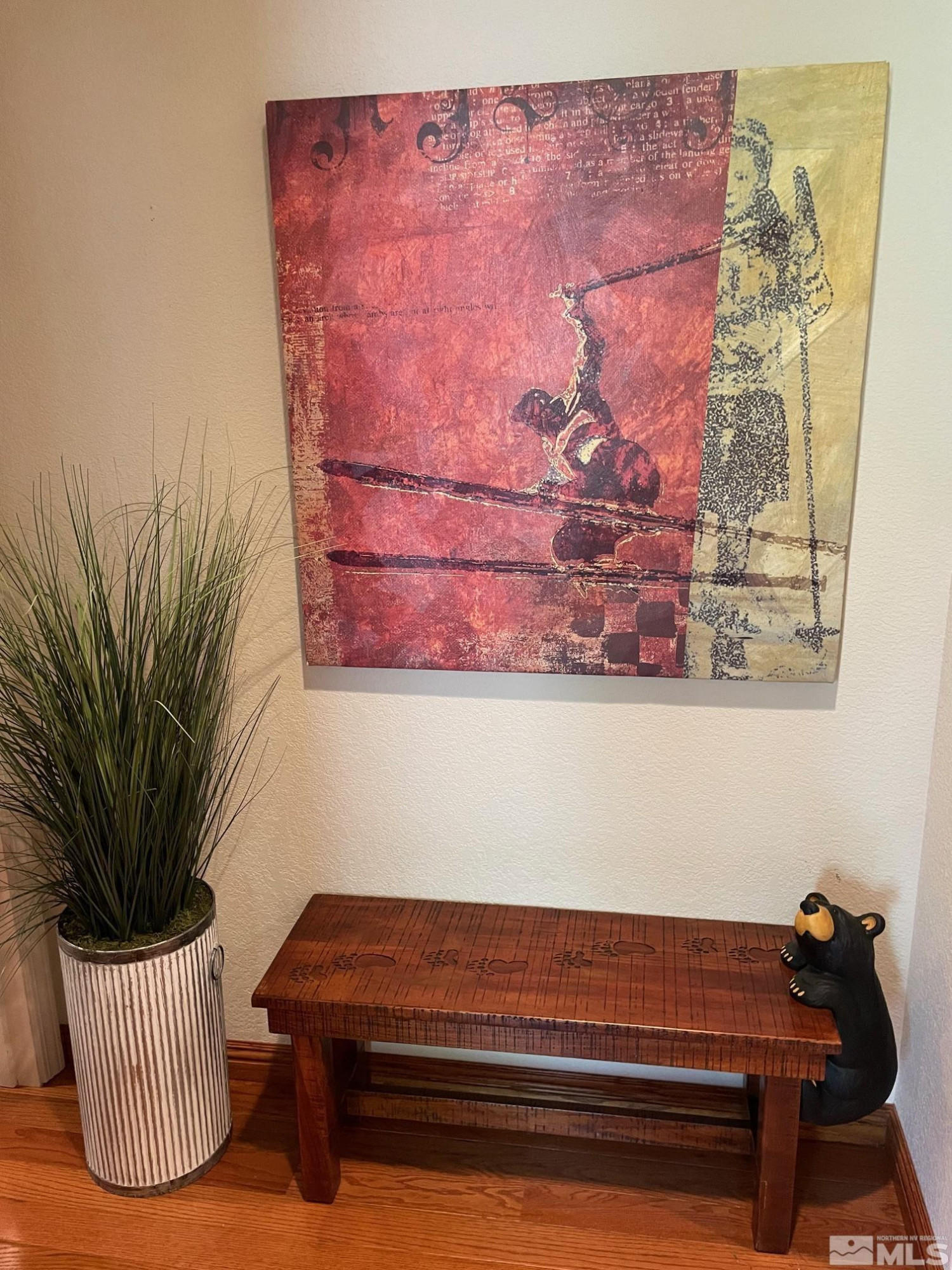 939 Incline Way, Unit 195 Incline Village, NV 89451 - Photo 7 of 17 a room with a couch and a potted plant