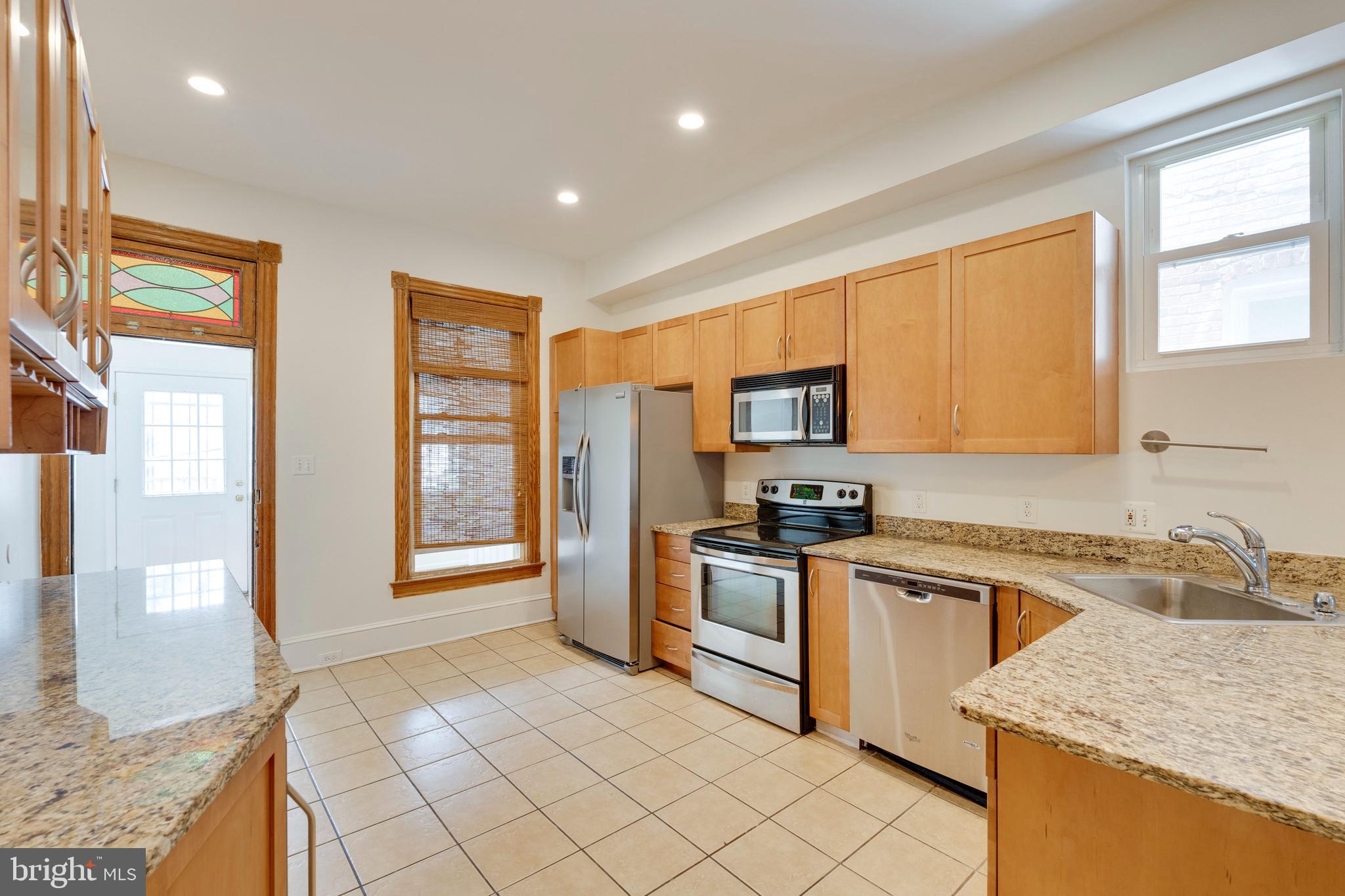 33 R Street Northeast, Unit A Washington, DC 20002 - Photo 11 of 33