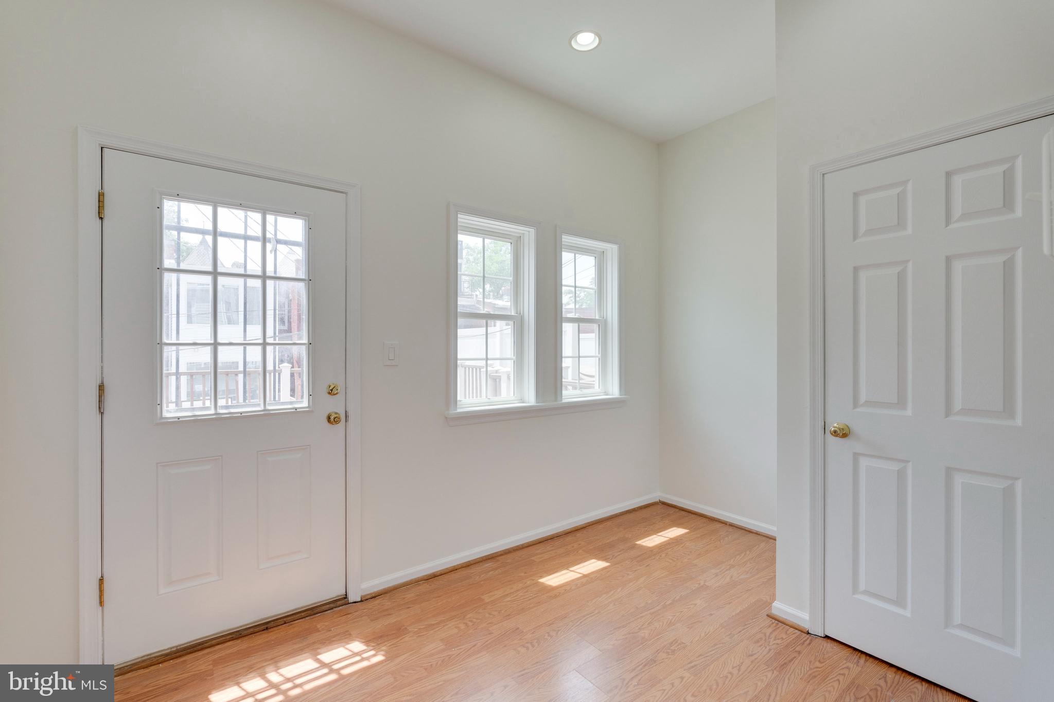 33 R Street Northeast, Unit A Washington, DC 20002 - Photo 15 of 33 Bump-out leading to deck.