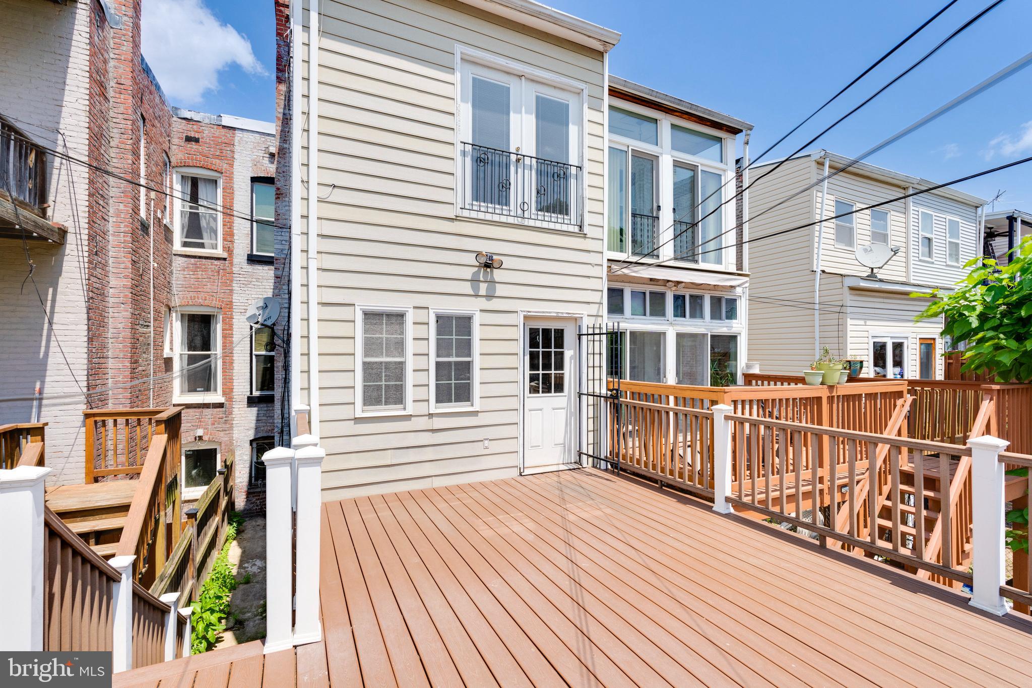 33 R Street Northeast, Unit A Washington, DC 20002 - Photo 33 of 33 Rear deck off kitchen.