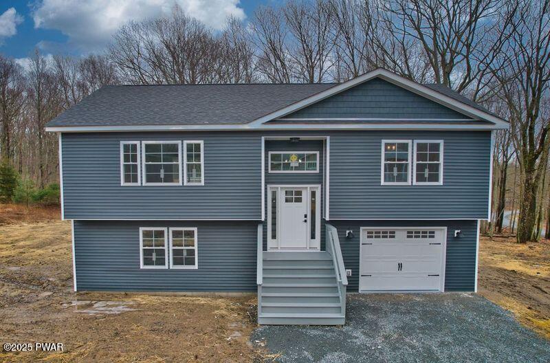 800 Main Court Hawley, PA 18428 - Photo 1 of 26
