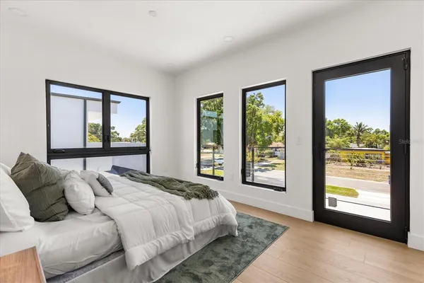 $899,000 | 2525 18th Avenue North, St. Petersburg, FL 33713