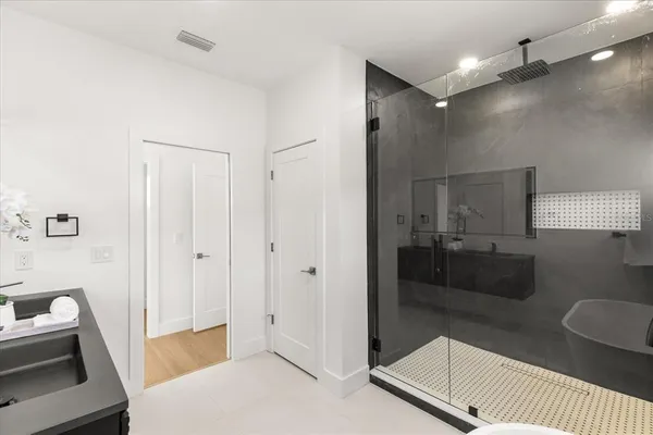 $899,000 | 2525 18th Avenue North, St. Petersburg, FL 33713