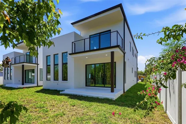 $899,000 | 2525 18th Avenue North, St. Petersburg, FL 33713