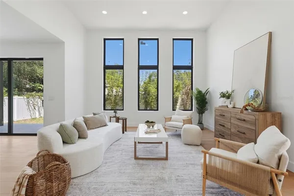 $899,000 | 2525 18th Avenue North, St. Petersburg, FL 33713