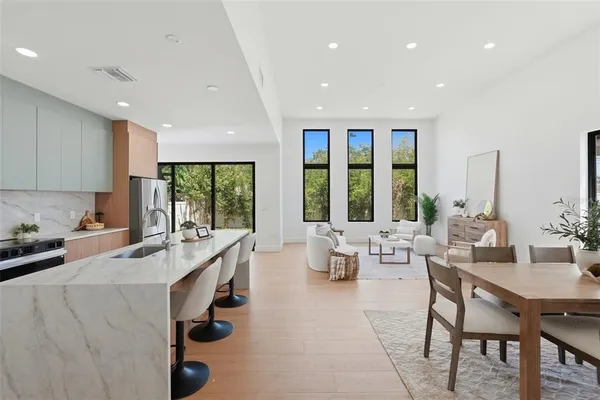 $899,000 | 2525 18th Avenue North, St. Petersburg, FL 33713