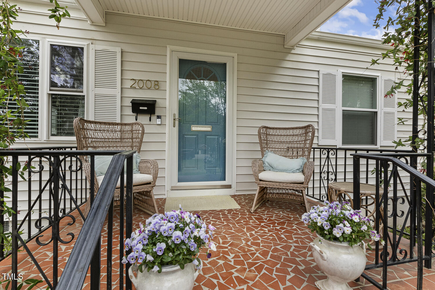 2008 Reaves Drive Raleigh, NC 27608 - Photo 4 of 31 005