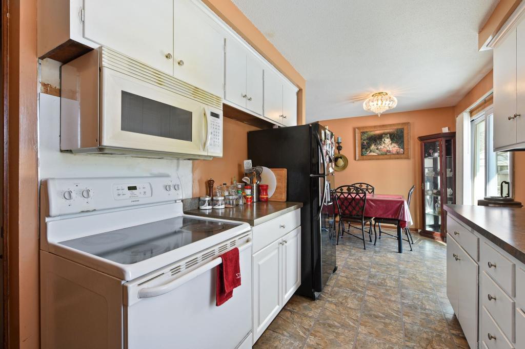 8209 Goodrich Road Bloomington, MN 55437 - Photo 11 of 31 Gallery Image 11