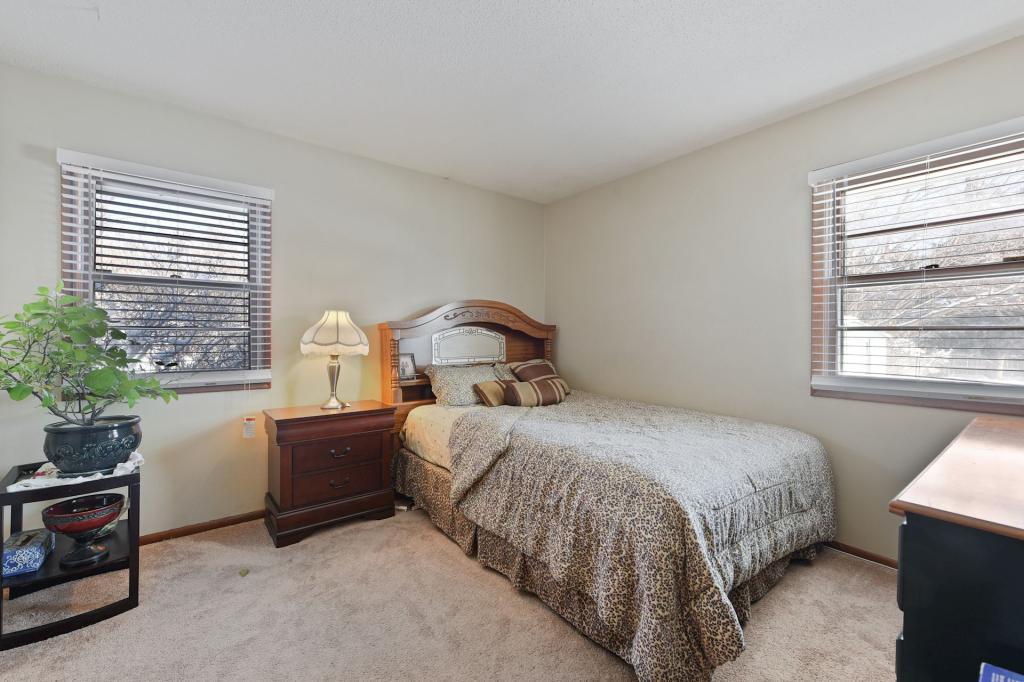 8209 Goodrich Road Bloomington, MN 55437 - Photo 12 of 31 Gallery Image 12