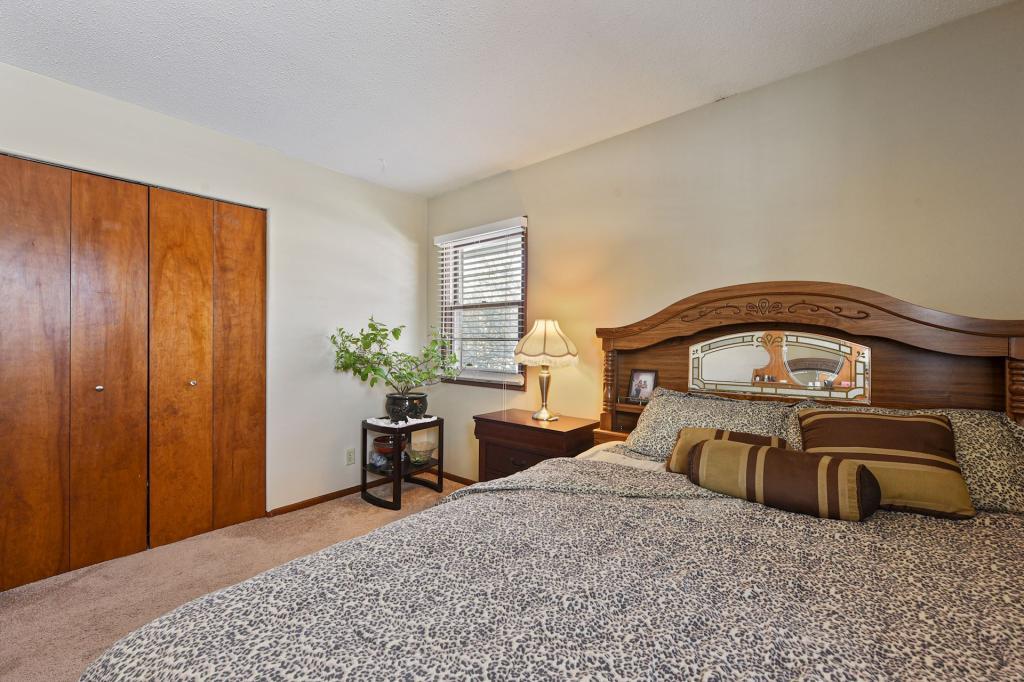 8209 Goodrich Road Bloomington, MN 55437 - Photo 13 of 31 Gallery Image 13