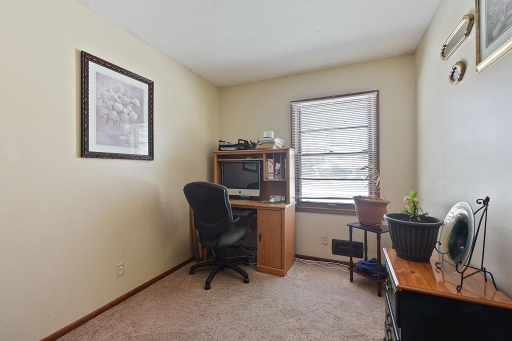 8209 Goodrich Road Bloomington, MN 55437 - Photo 16 of 31 Gallery Image 16