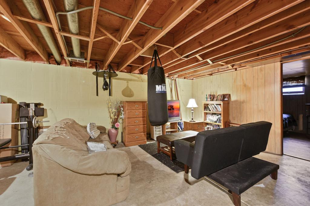 8209 Goodrich Road Bloomington, MN 55437 - Photo 19 of 31 Gallery Image 19