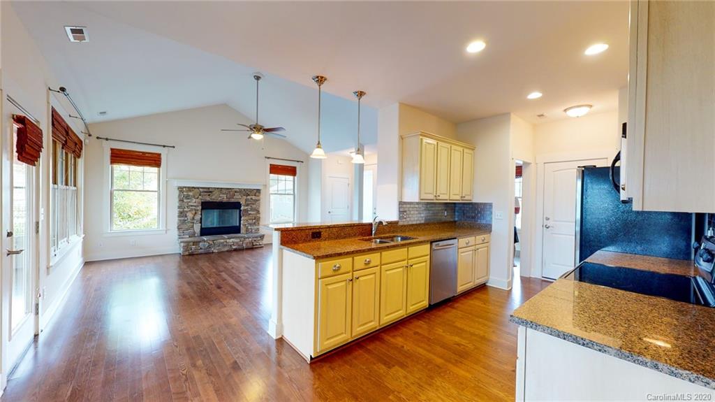 18 Regent Heights Road Leicester, NC 28748 - Photo 10 of 30 Gallery Image 10