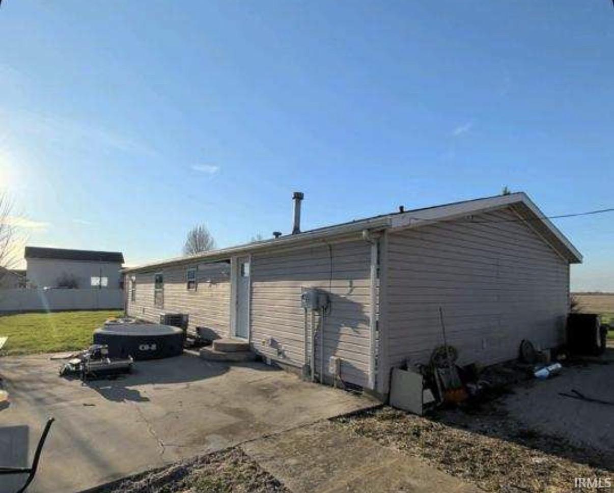 7348 West Division Line Road Delphi, IN 46923 - Photo 11 of 14