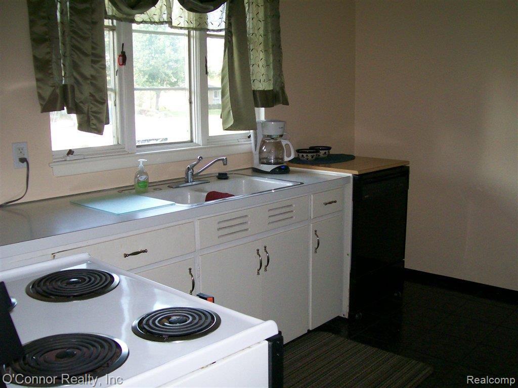 4077 Yankee Road St. Clair, MI 48079 - Photo 3 of 16 Nice Kitchen.JPG