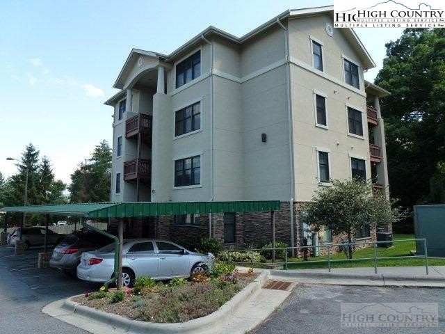 140 Gateway Drive, Unit 302 Boone, NC 28607 - Photo 2 of 30