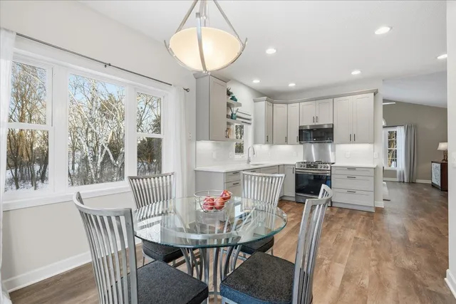 $600,000 | W11789 497th Avenue, Prescott, WI 54021