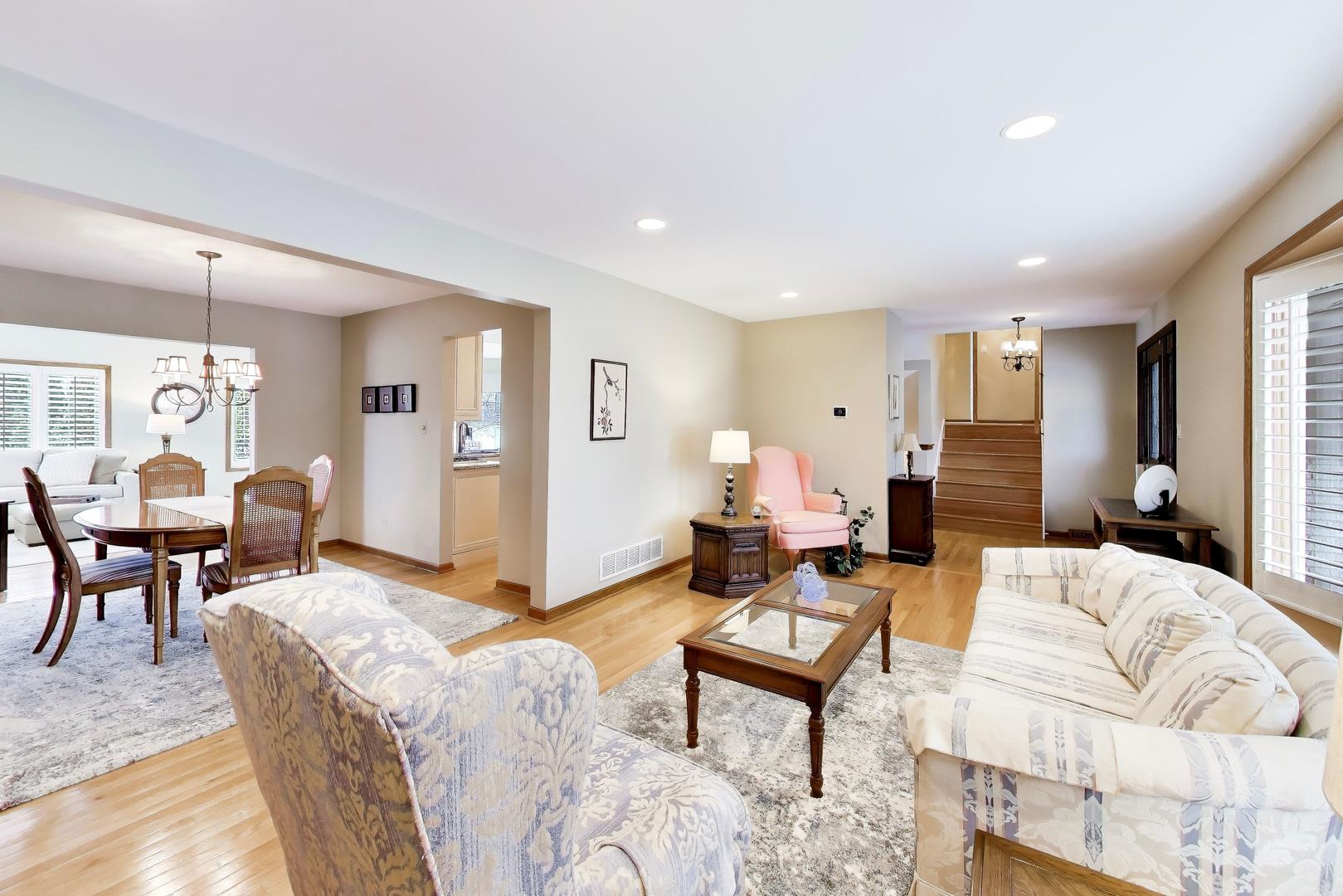 7717 Rohrer Drive Downers Grove, IL 60516 - Photo 3 of 31