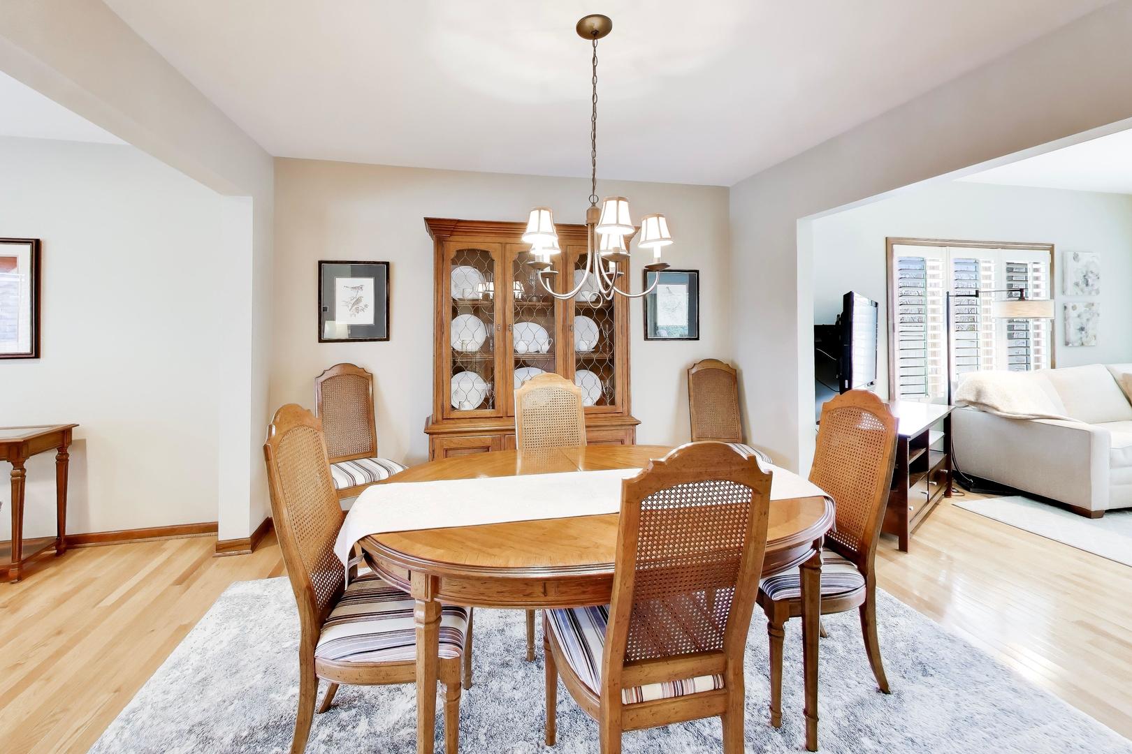 7717 Rohrer Drive Downers Grove, IL 60516 - Photo 5 of 31