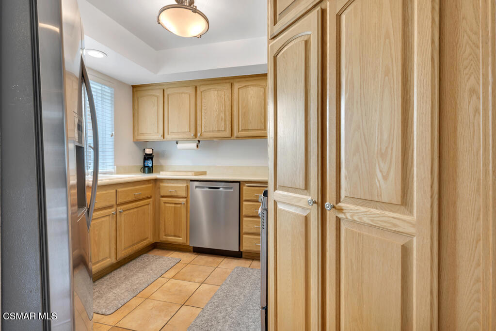 2776 Erringer Road, Unit 19 Simi Valley, CA 93065 - Photo 7 of 43