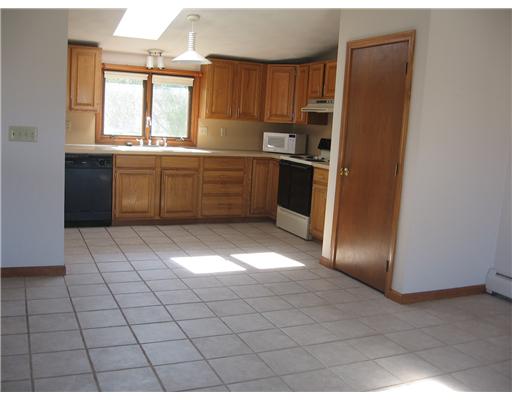 22 Algonquin Road Narragansett, RI 02882 - Photo 3 of 12 Dining Area.