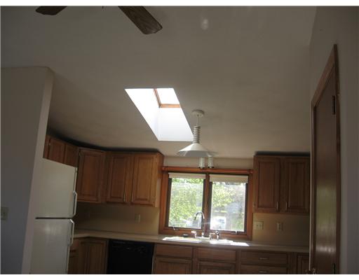 22 Algonquin Road Narragansett, RI 02882 - Photo 5 of 12 Kitchen.