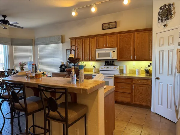 $2,500 | 2853 Esmerelda Drive, Bullhead City, AZ 86429
