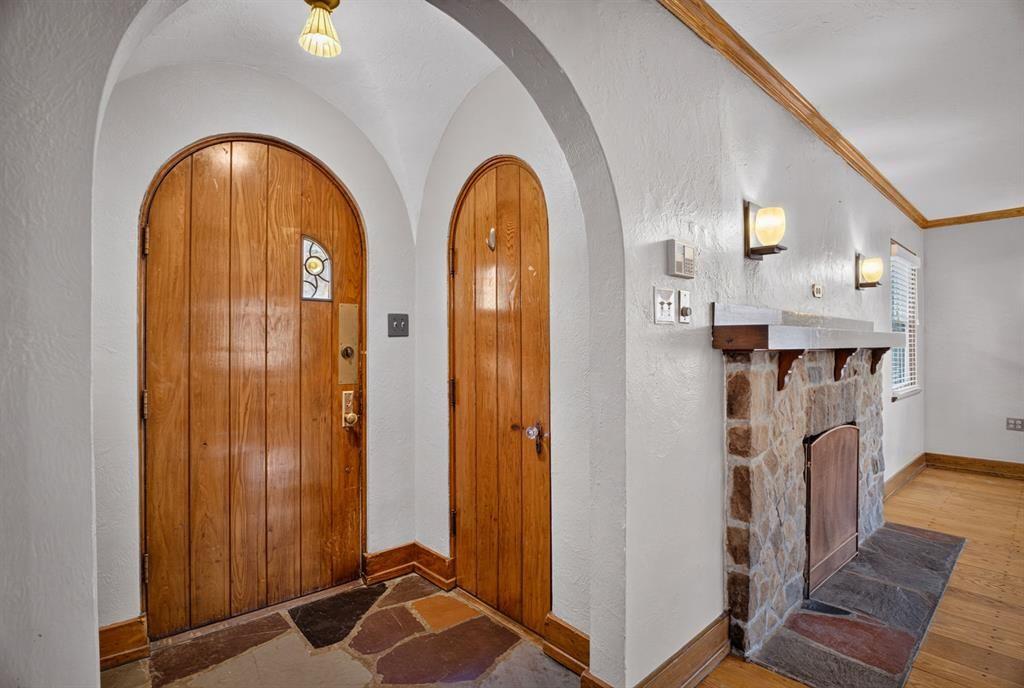 61 Roycroft Avenue Pittsburgh, PA 15228 - Photo 13 of 38 Gallery Image 13