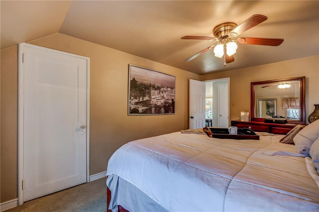 24 Leon Road Pittsburgh, PA 15220 - Photo 10 of 24 Gallery Image 10