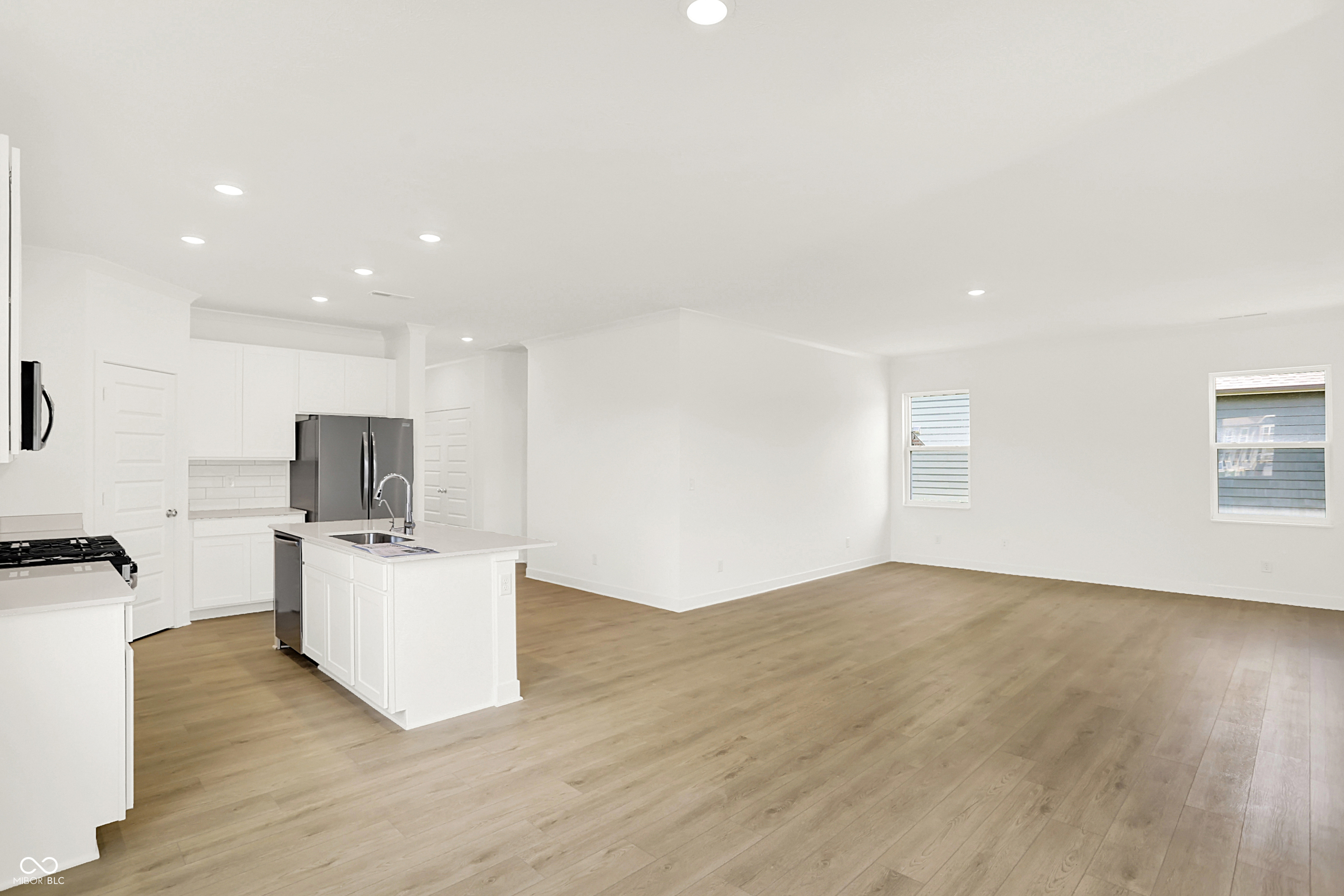 15363 Alperton Road Fishers, IN 46037 - Photo 11 of 33