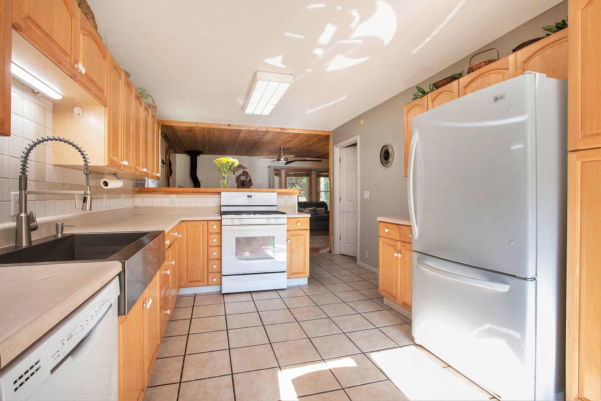 3532 Putnam Road Muskegon, MI 49445 - Photo 9 of 30 hidden-021_s22a7945