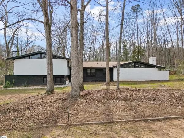 $375,000 | 401 Clairmont Drive, Greenwood, SC 29649