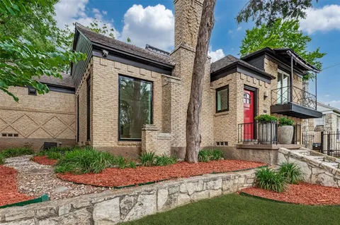 $420,000 | 702 North Hampton Road, Dallas, TX 75208