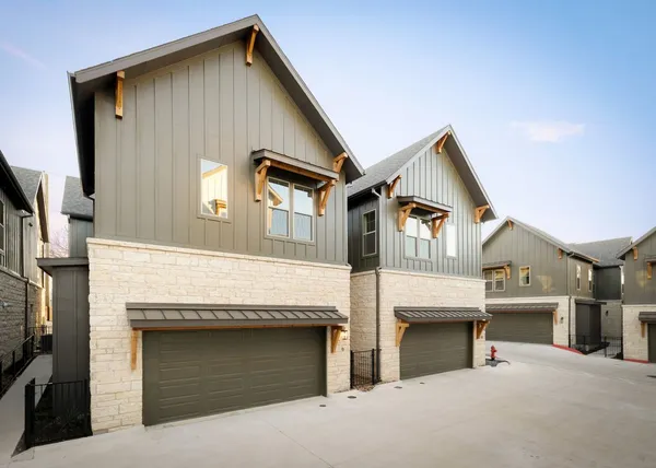 $775,000 | 3500 Pecan Springs Road, Unit 9, Austin, TX 78723