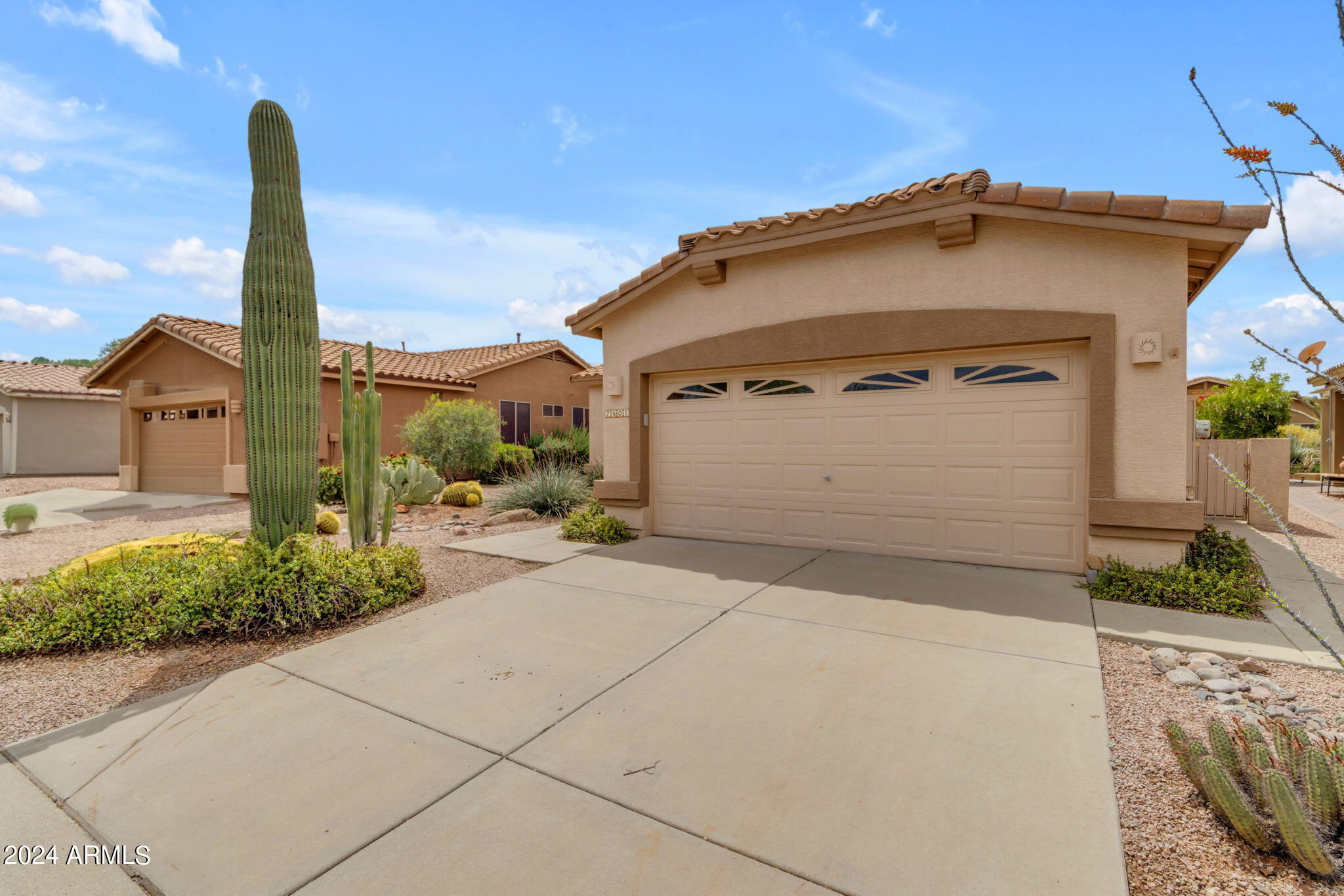 7601 Rugged Ironwood Road Gold Canyon, AZ 85118 - Photo 2 of 17 2-web-or-mls-004_a4m_breal