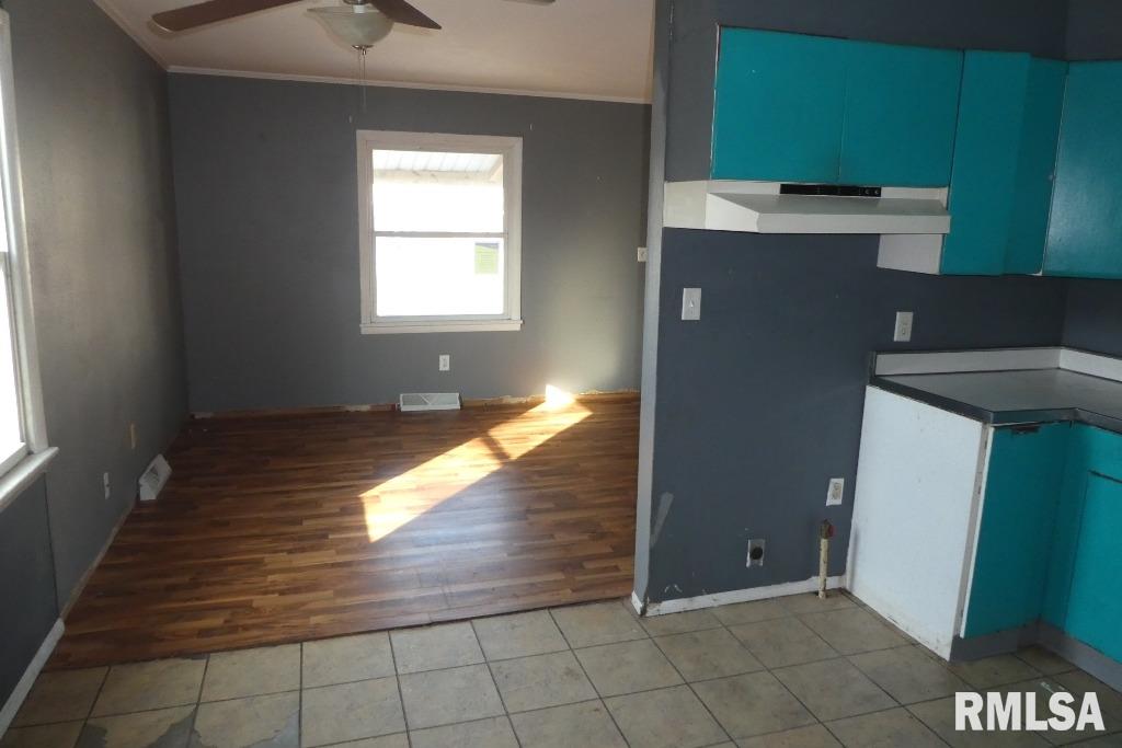 8 St James Court Springfield, IL 62703 - Photo 6 of 15
